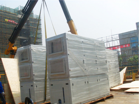 上海光学研究所24台冰水机高空吊装上楼工程